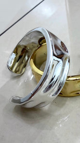 Bracciale Fannie Rigido a Fascia Alta