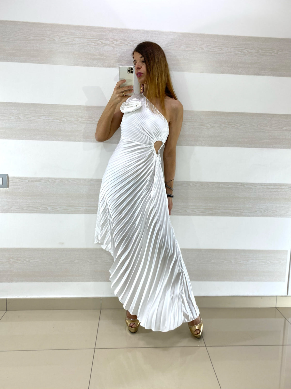 Abito Greta Asimmetrico Satin Plissettato con Oblo