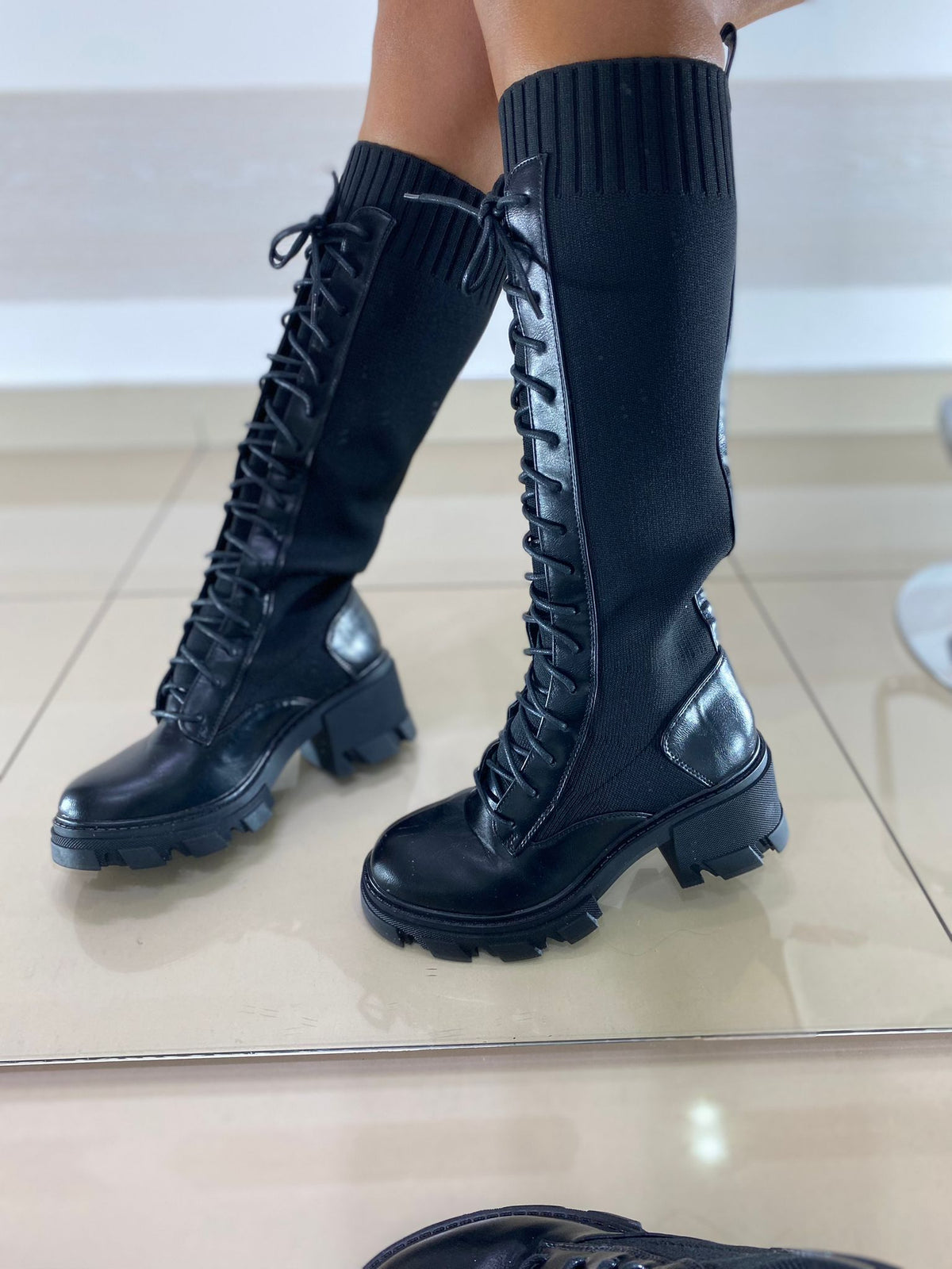 Anfibi Carita Gambale Elastico Carrarmato Nero