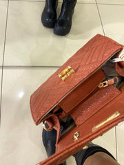 Borsetta Chrissie in Ecopelle e Manico in Effetto Bambu