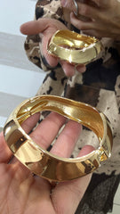 Bracciale Rigido Gena Design scultoreo e Ondulato