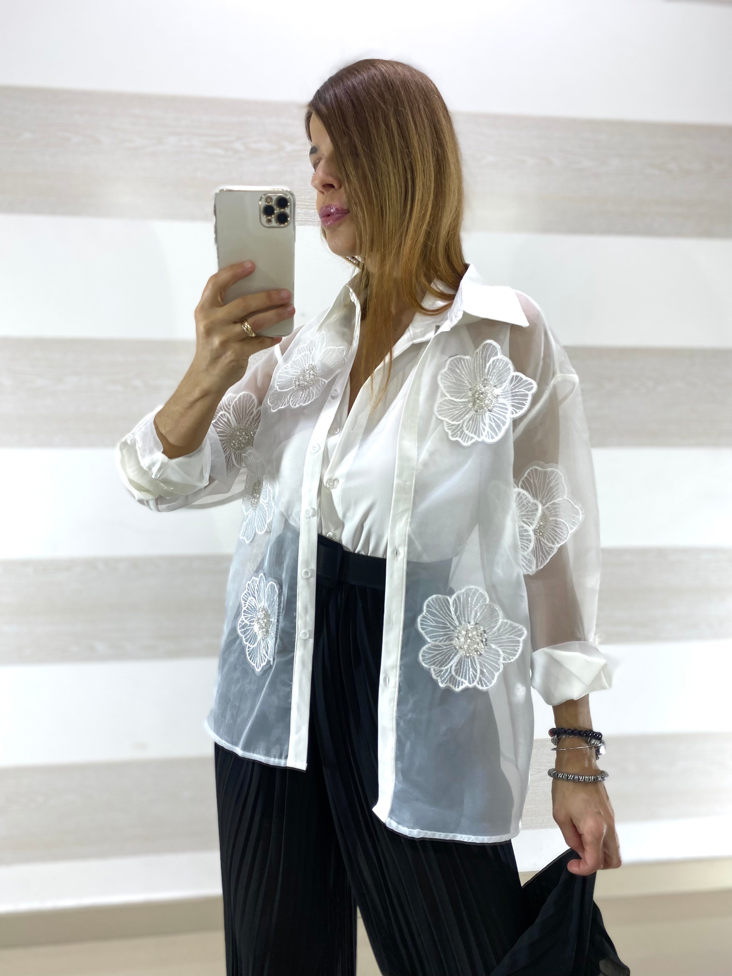 Camicia Doris Tipo Organza con Applicazioni Fiori