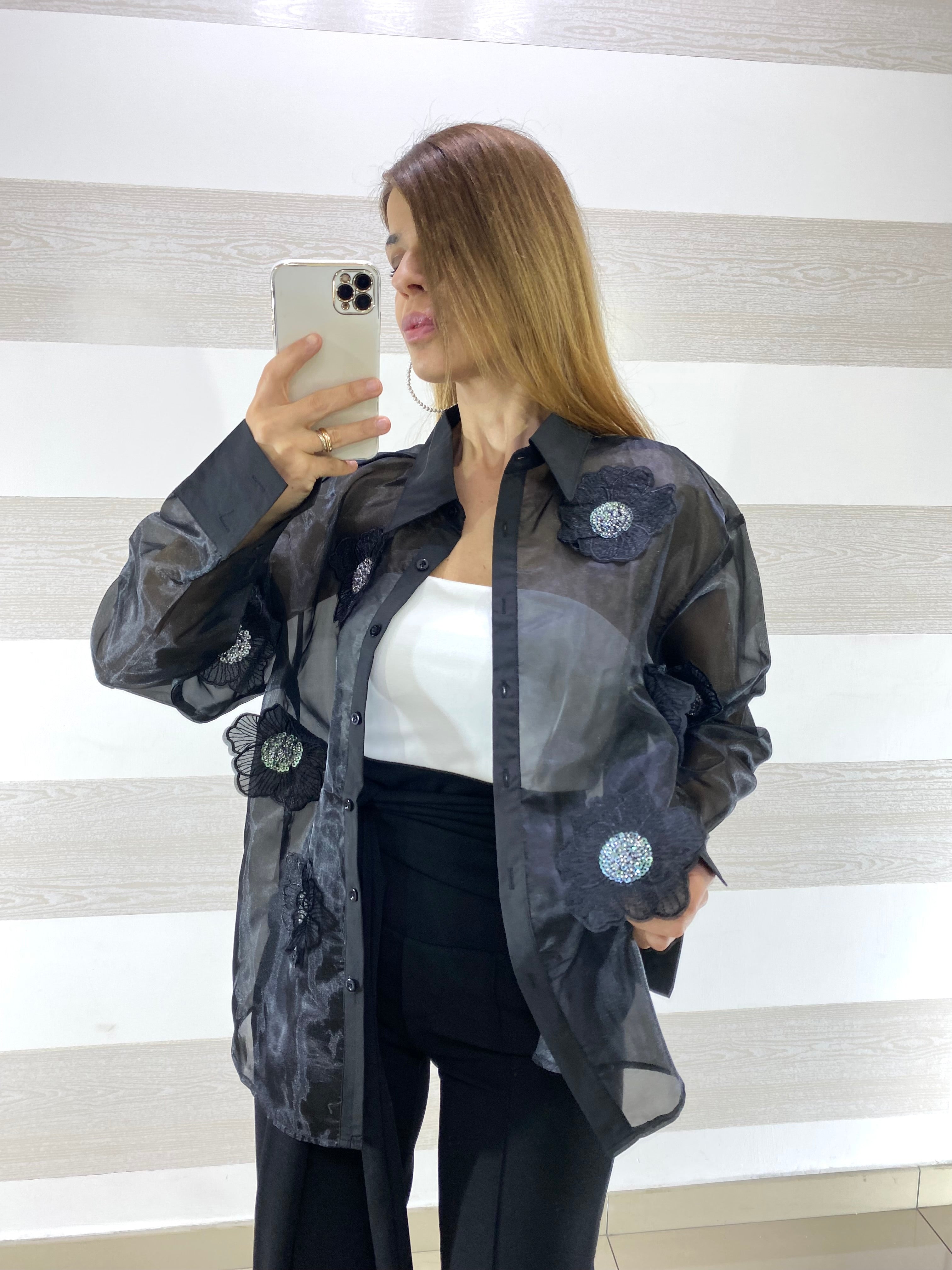 Camicia Doris Tipo Organza con Applicazioni Fiori