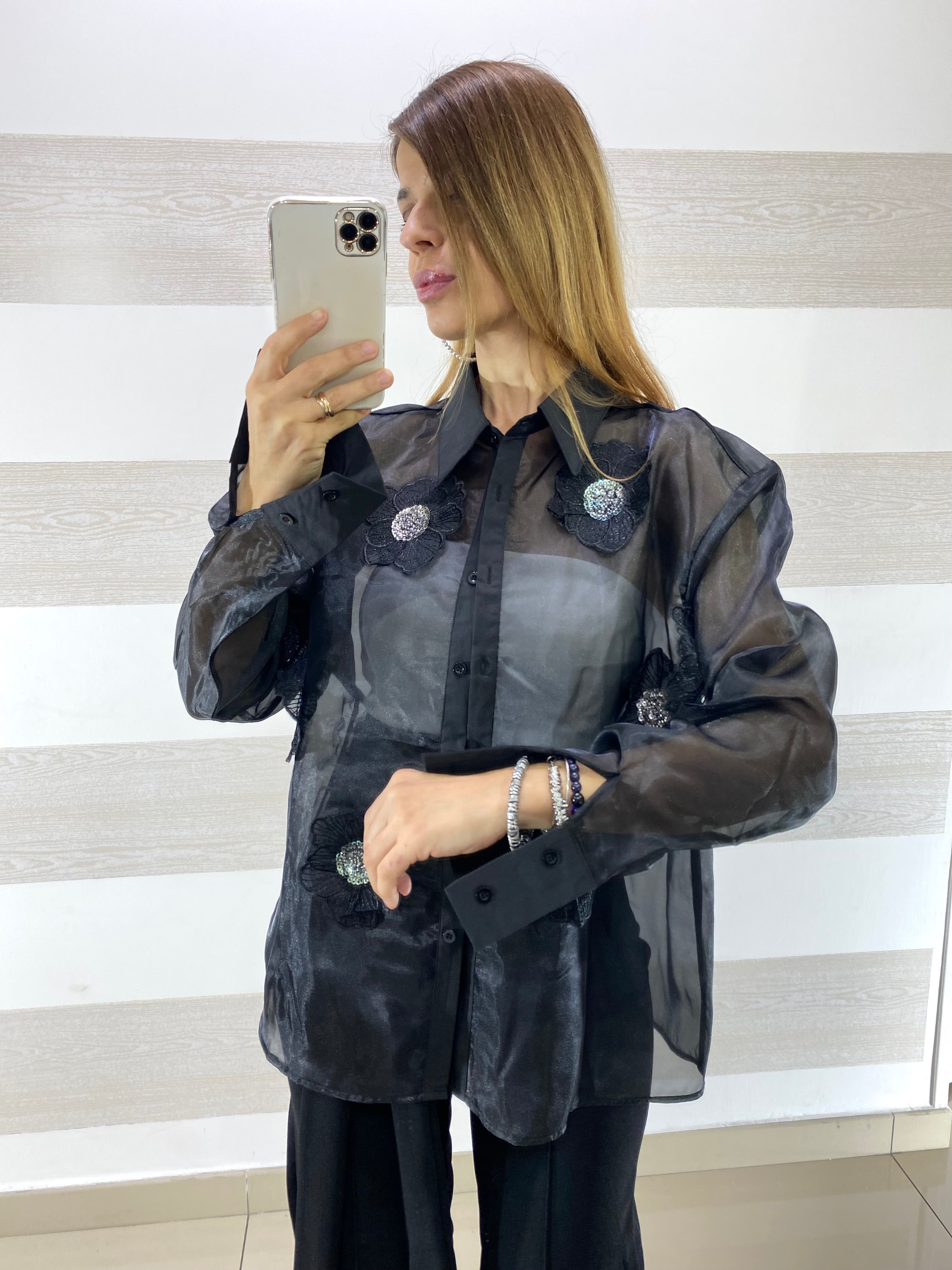 Camicia Doris Tipo Organza con Applicazioni Fiori