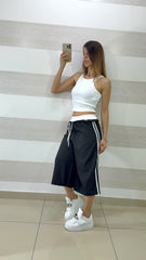 Coordinato Yasmina Maxi Bermuda Con Bande e Top Crop