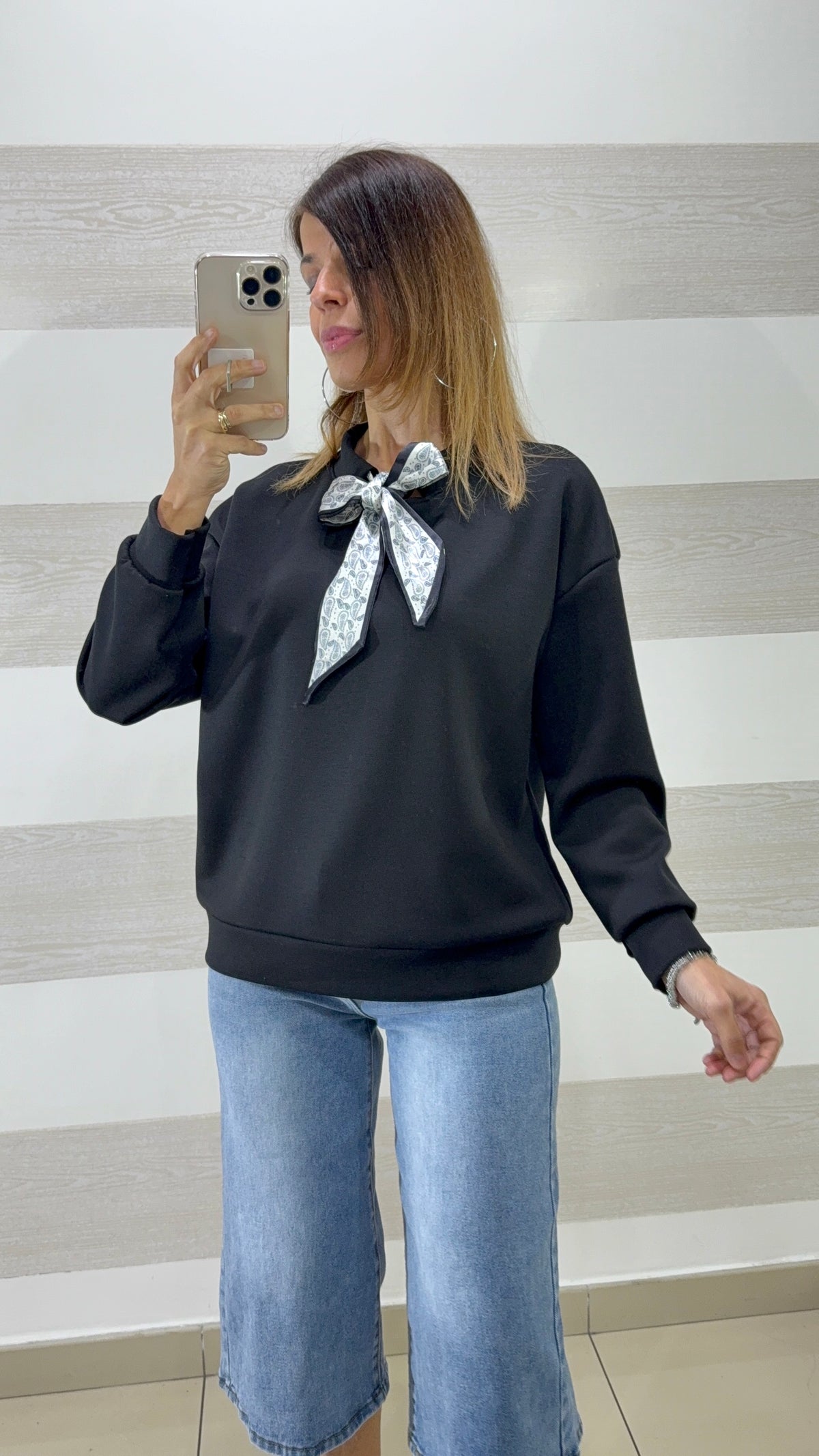 Felpa Loretta con Foulard Removibile in Raso