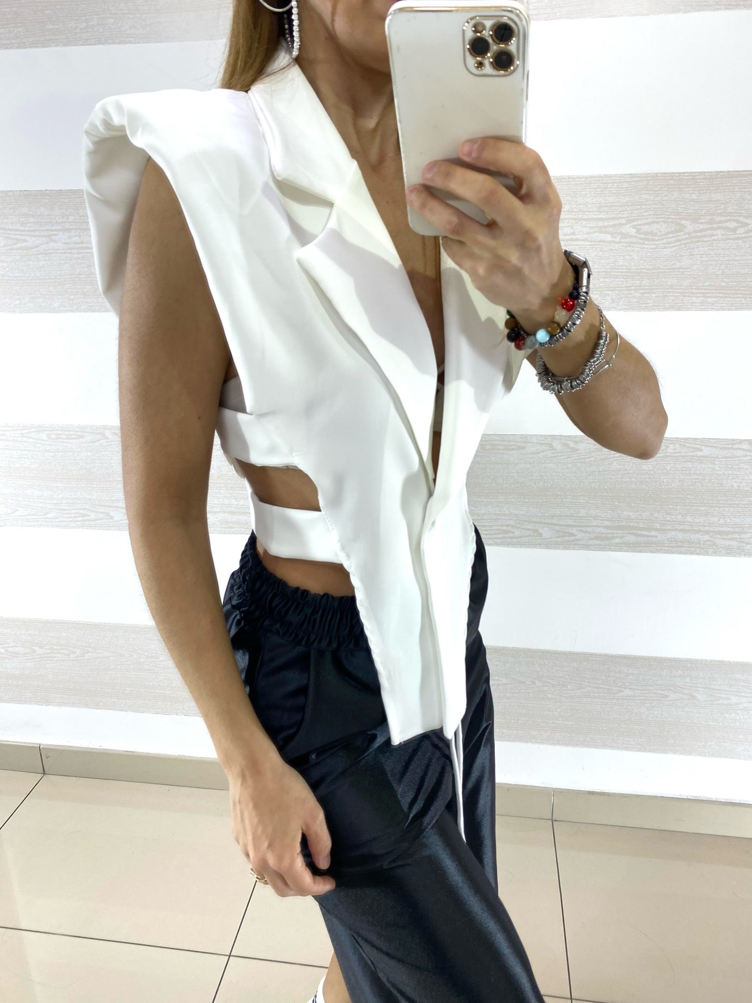 Gilet Loretta Asimmetrico con Aperture Laterali