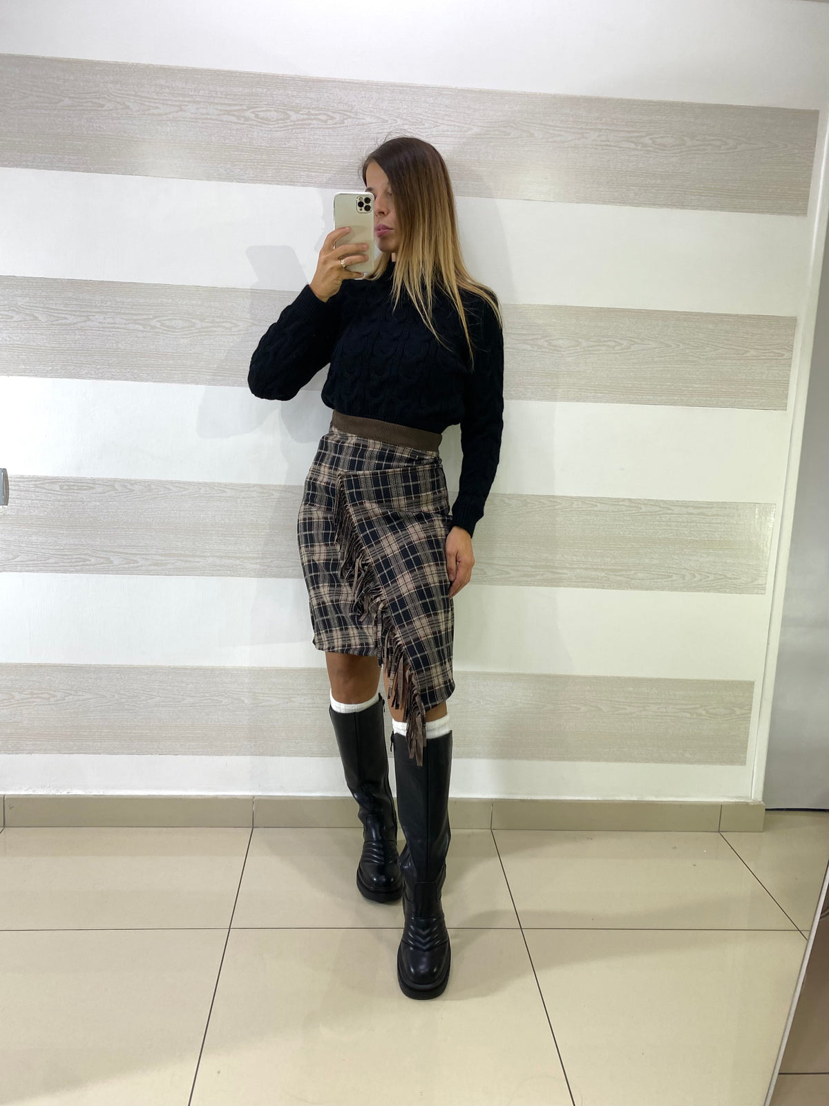 Gonna Allegra con Patta Trasversale con Frange