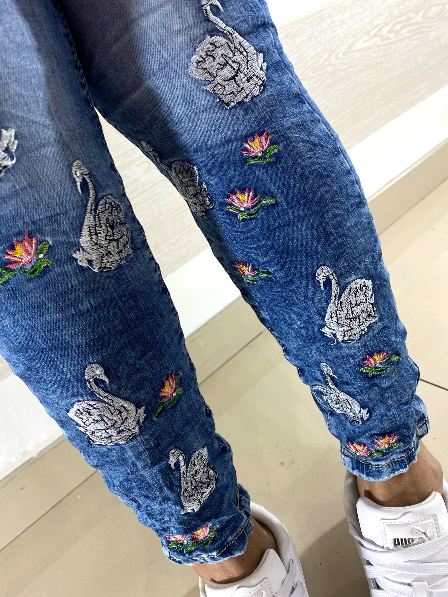 Jeans Antonella Skinny con Cigni Ricamati