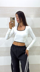 Maglia Crop Eunice in Lycra con Profili in Contrasto