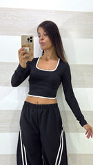 Maglia Crop Eunice in Lycra con Profili in Contrasto