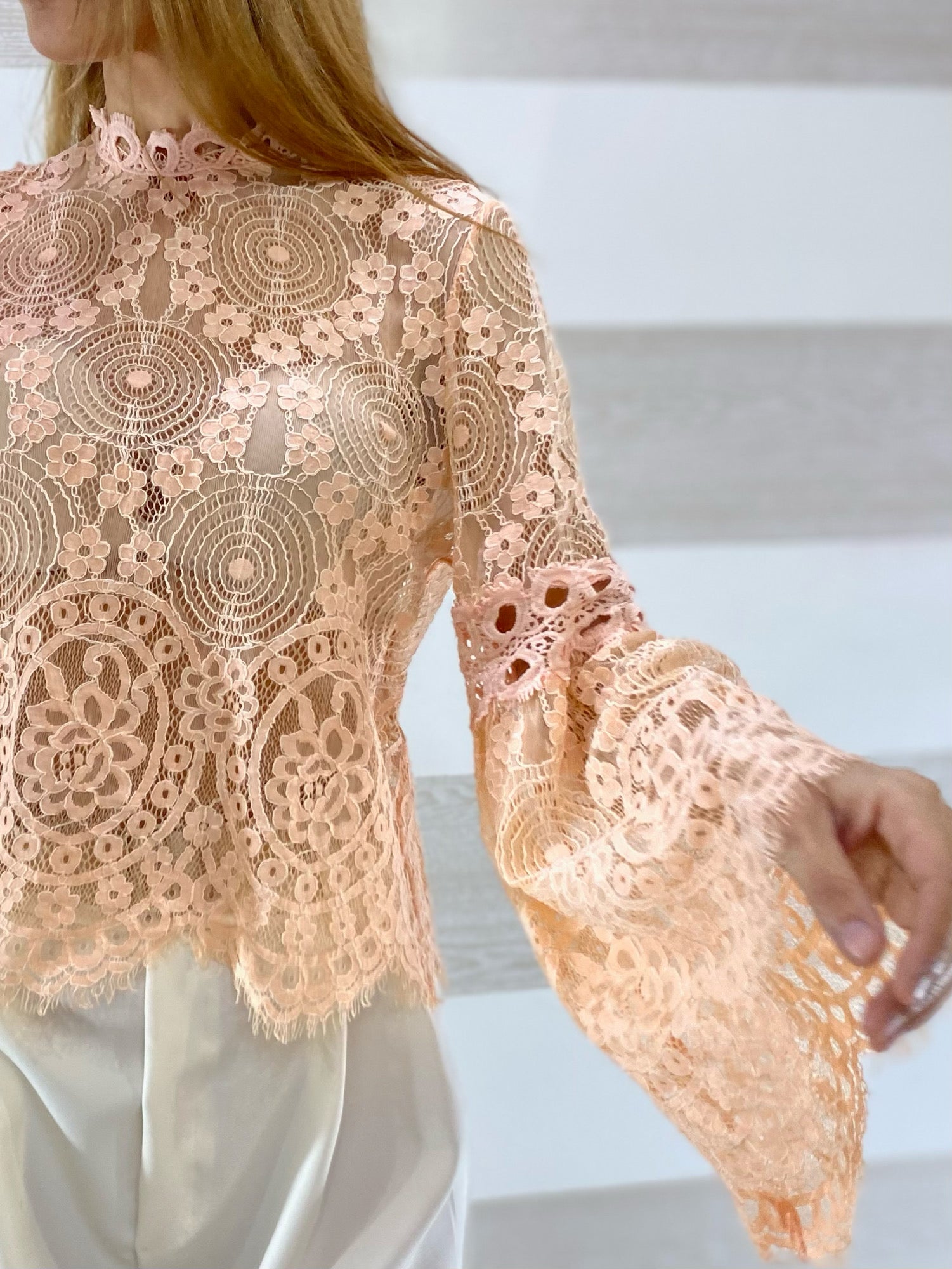 Maglia Elektra in Pizzo Maniche a Campana