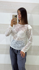 Maglia Ella in Pizzo Semitrasparente con Spalline