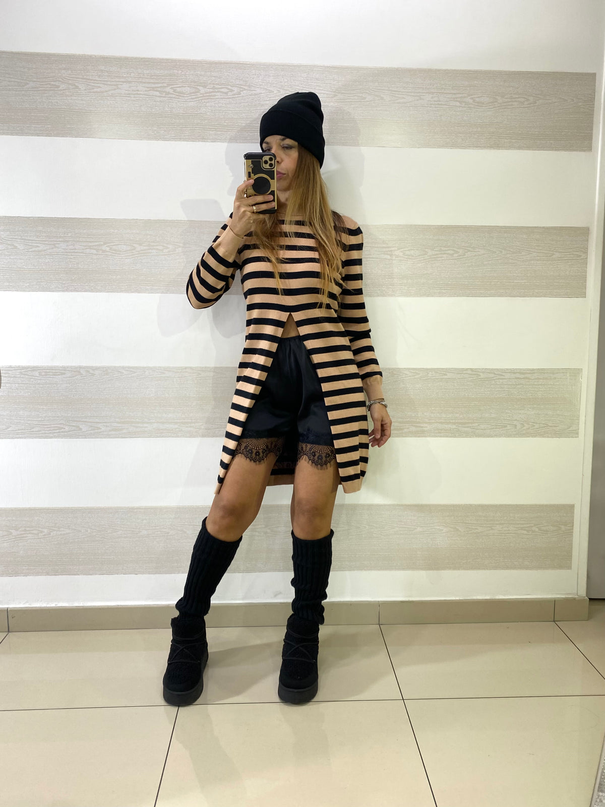 Maglia Hailee Lunga a Righe con Spacco