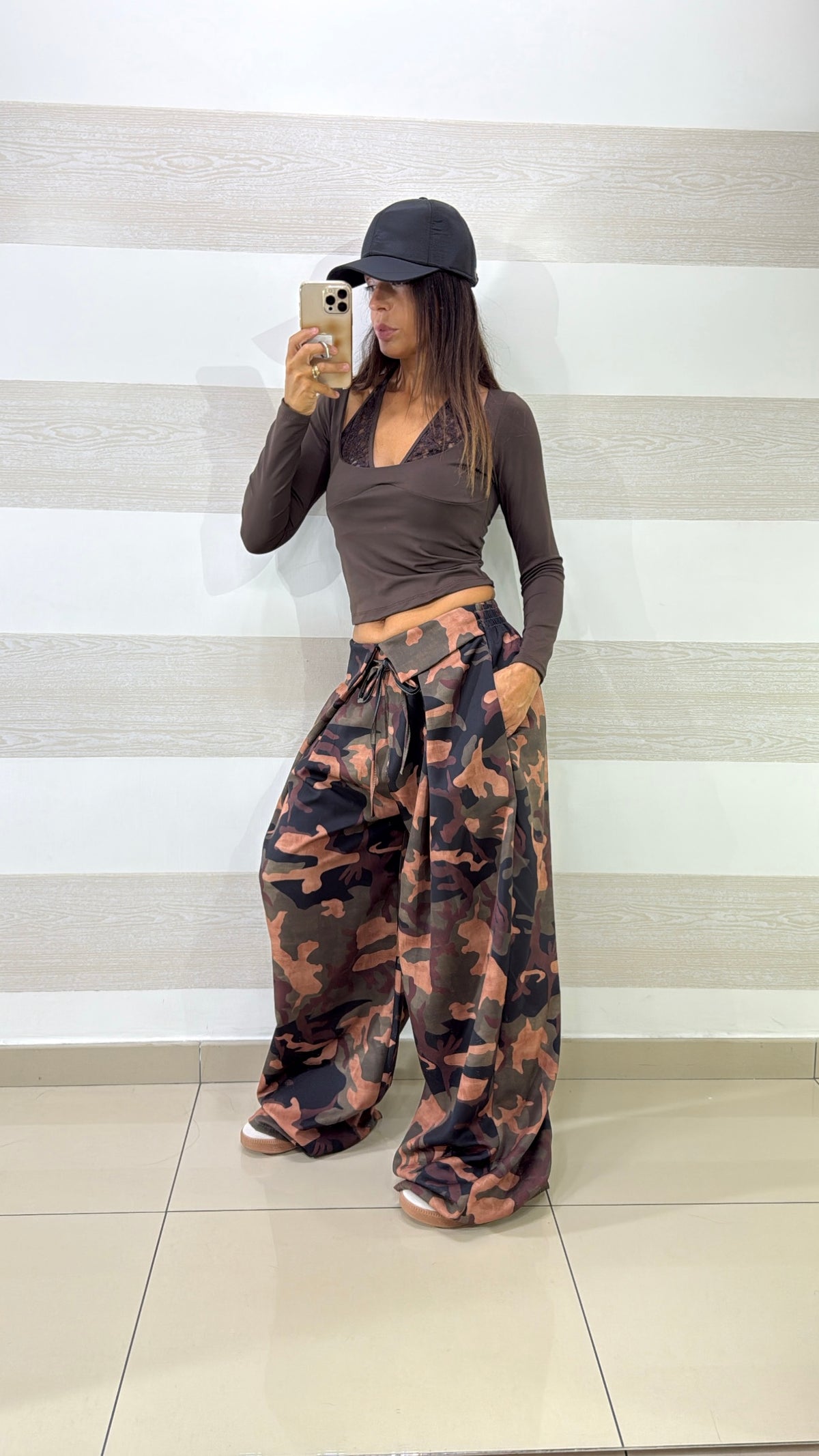 PantaPalazzo Felicia Militare Stile Cargo con Risvolto a V