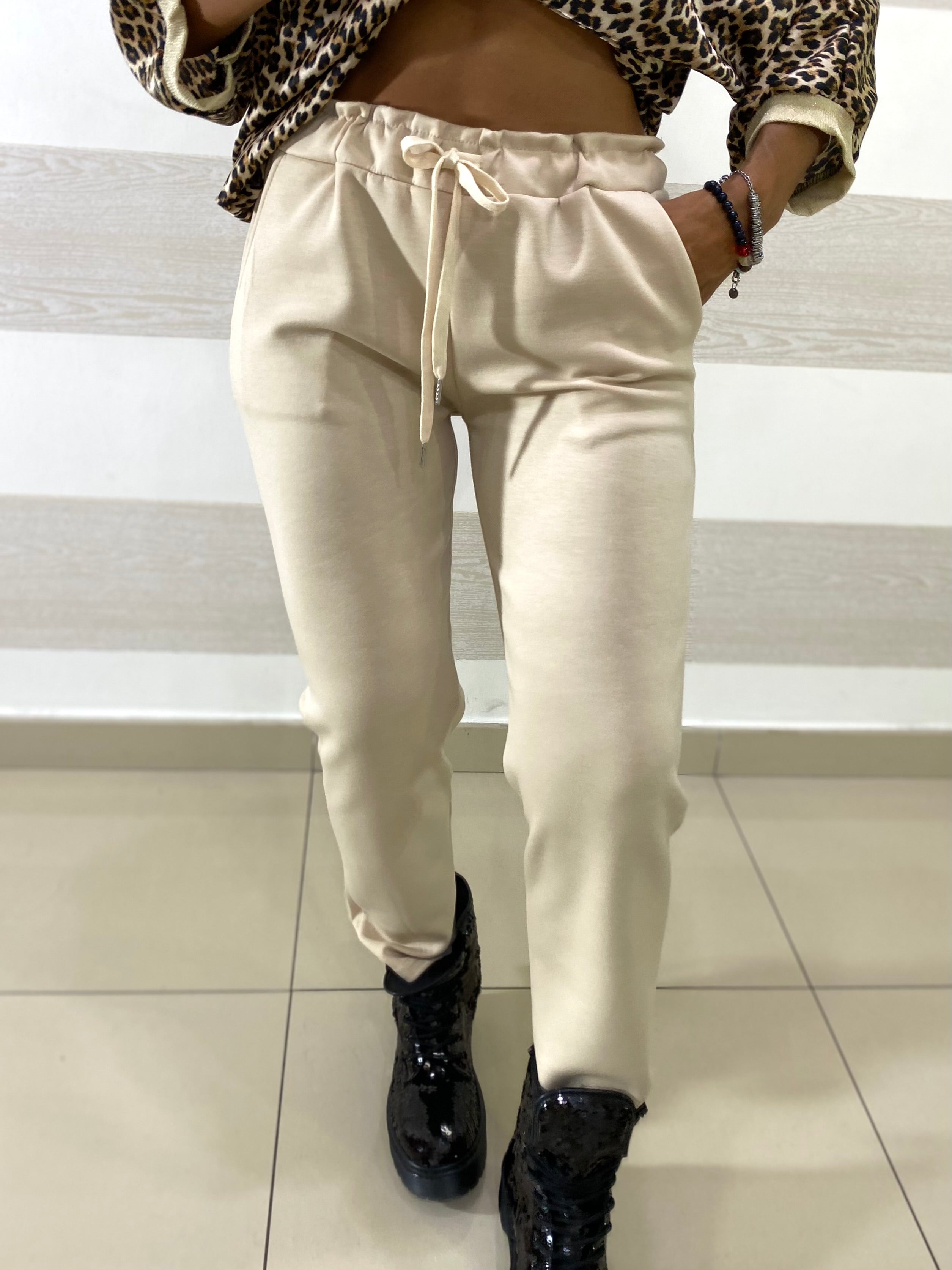 Pantaloni Cathi Modello Comfy Vita Arricciata