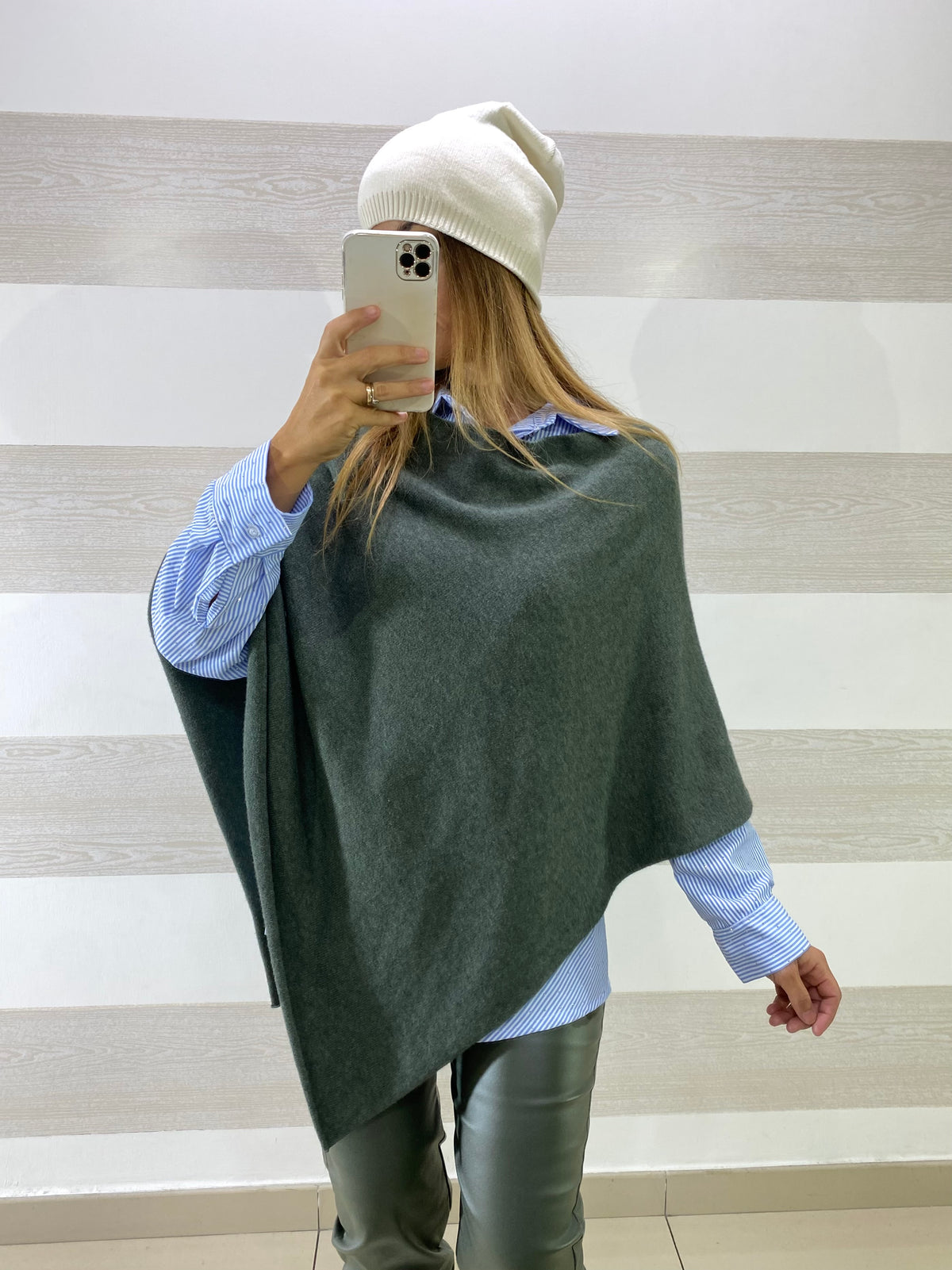 Poncho Cadence Coprispalle a Punta