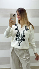 Pull Keysha in Filo con Ricami e Scollo a V