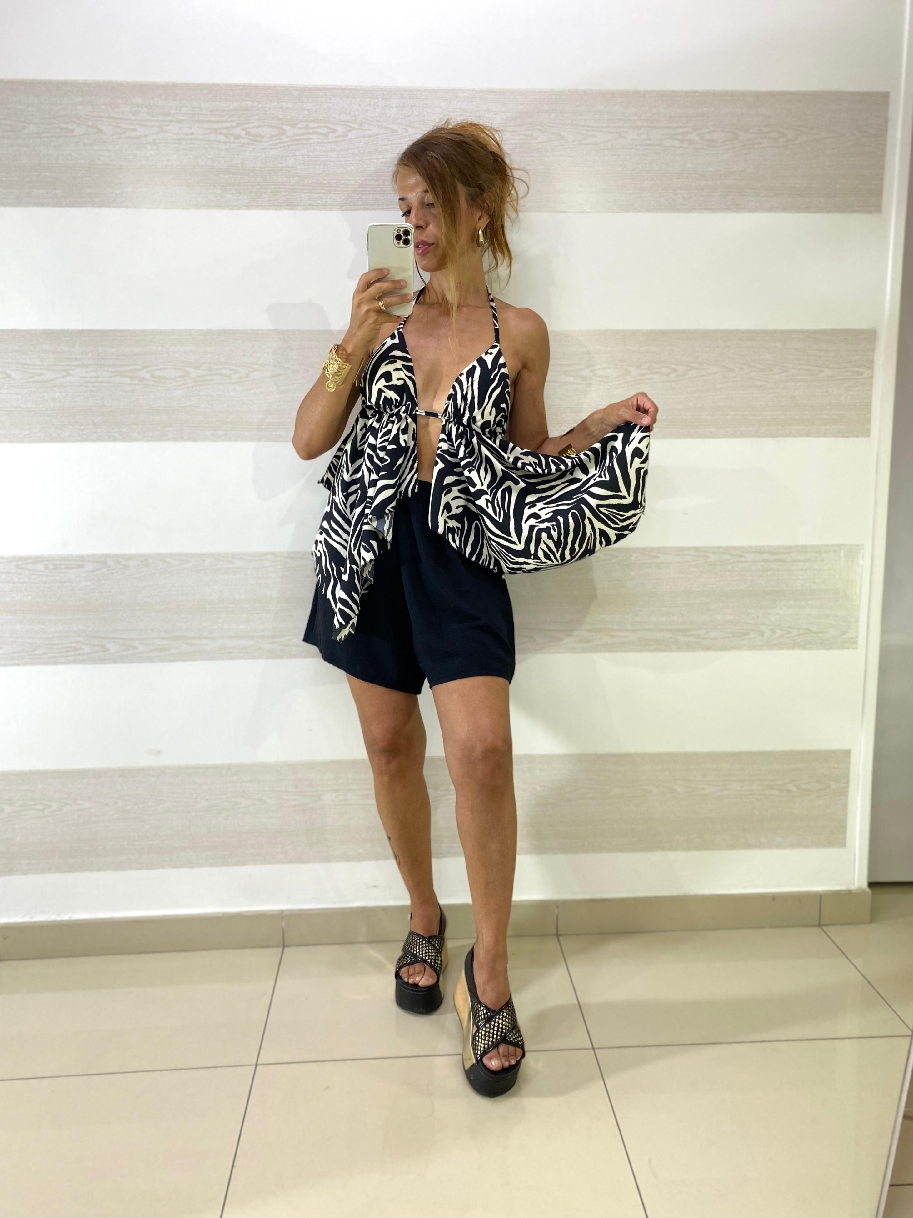 Shorts Tonia Svasato con Strass