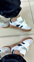 Sneakers Kora con Bande Nere e Perline