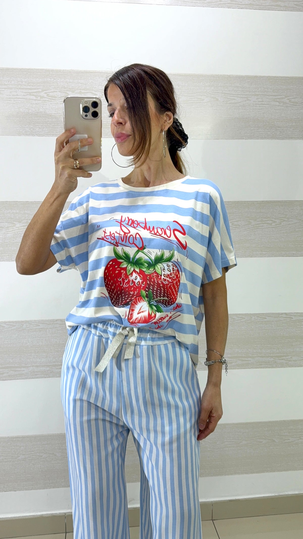 T Shirt Romey Rigata con Stampa Fragole