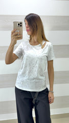 T Shirt Rylee Slavata con Strass e Oblò