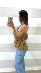 Top Cassarah a Fascia con Balze e Drappeggi