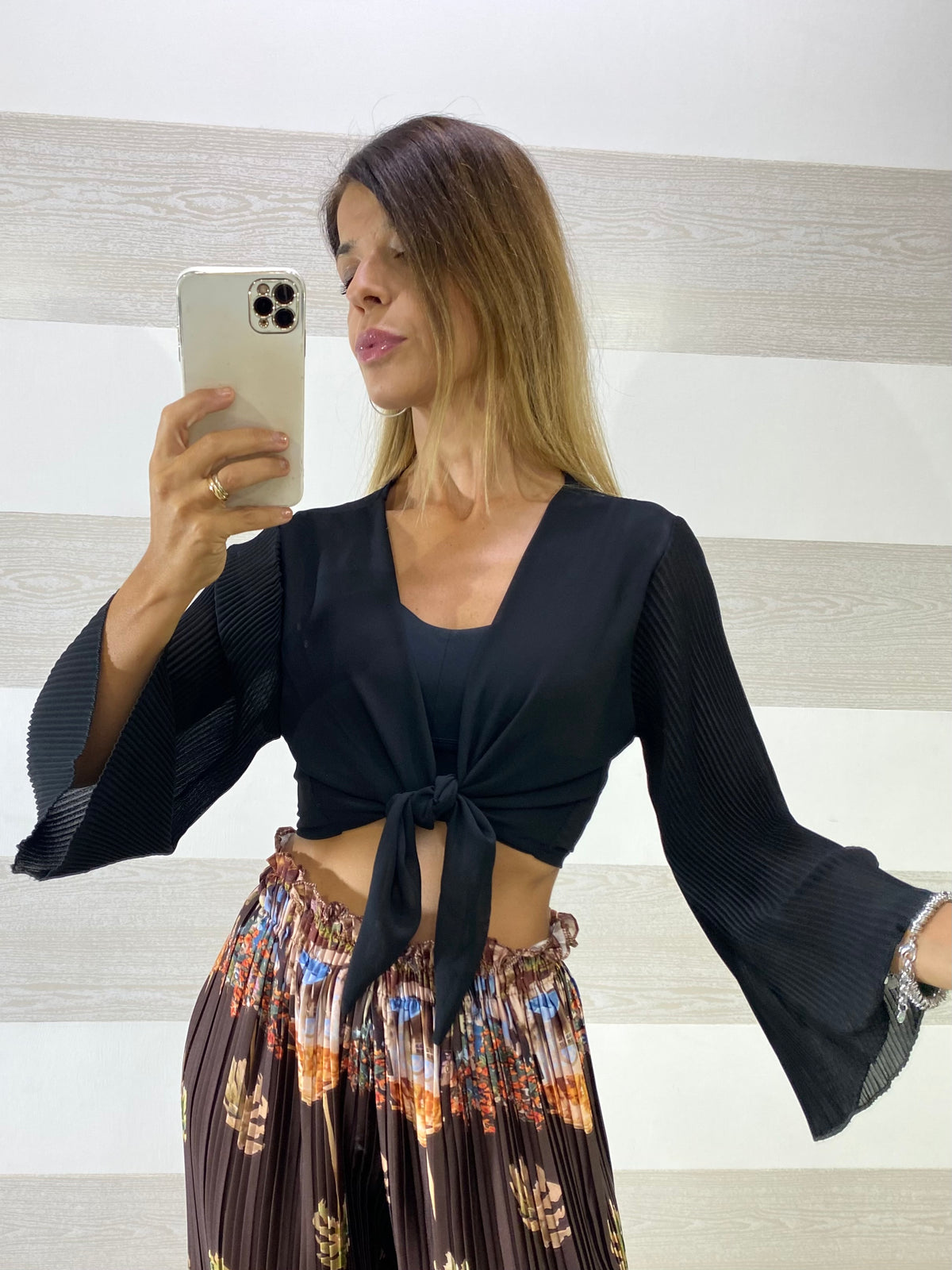 Top Milagros con Maniche Plissettate e Svasate