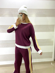 Tuta Caryl con Profili Bianchi e Bande Laterali Gialle