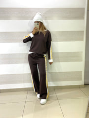 Tuta Caryl con Profili Bianchi e Bande Laterali Gialle