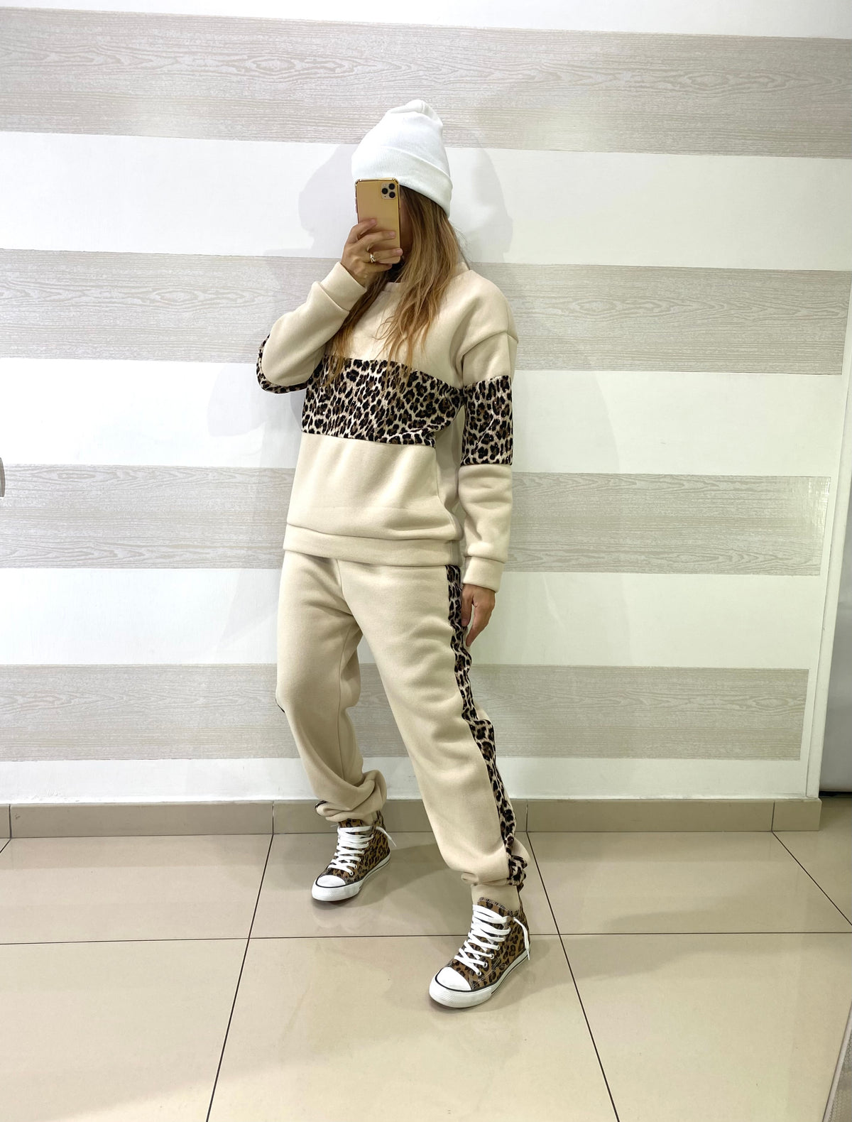 Tuta Coleen Garzata con Bande Animalier e Punti Luce