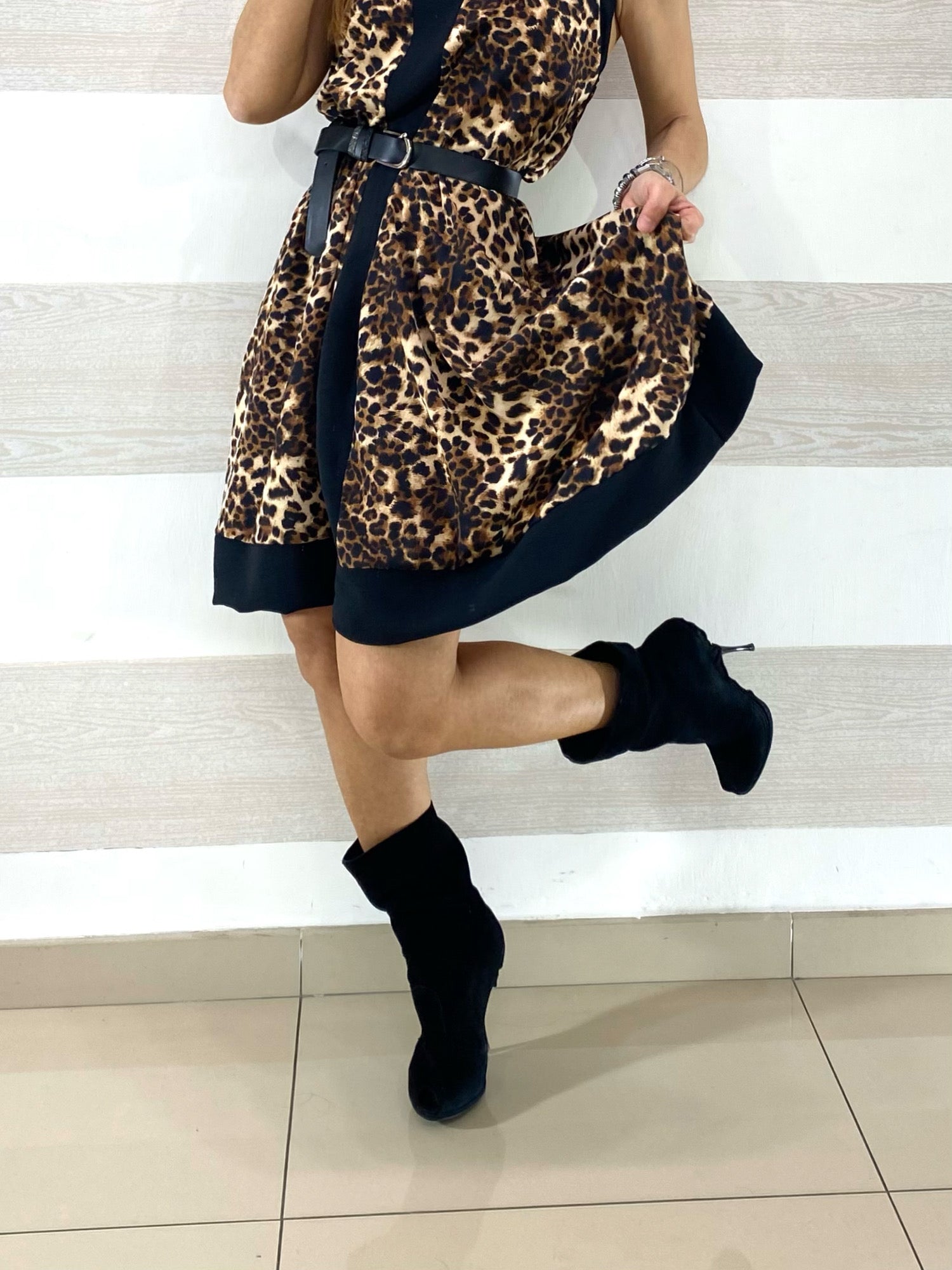 Vestito Katia Maculato con Fascia Nera Centrale